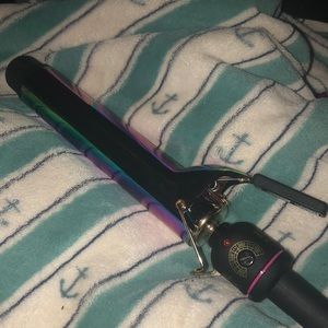 Ulta Hot Tools 1.25 in. Rainbow Gold Curling Iron